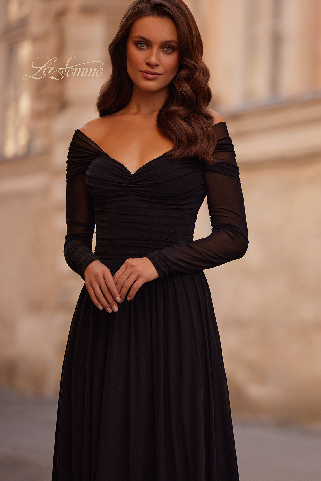 La Femme 32722_Black_F2_Editorial