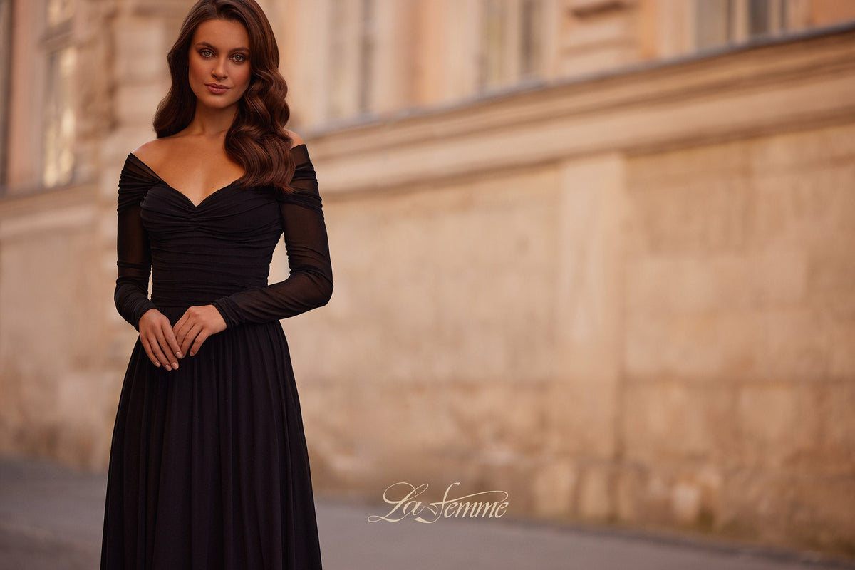 La Femme 32722_Black_F4_Editorial