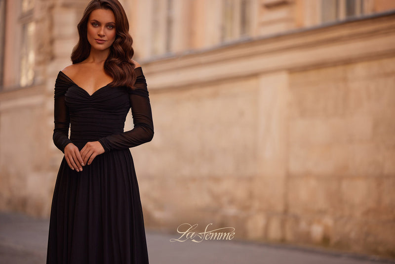 La Femme 32722_Black_F4_Editorial