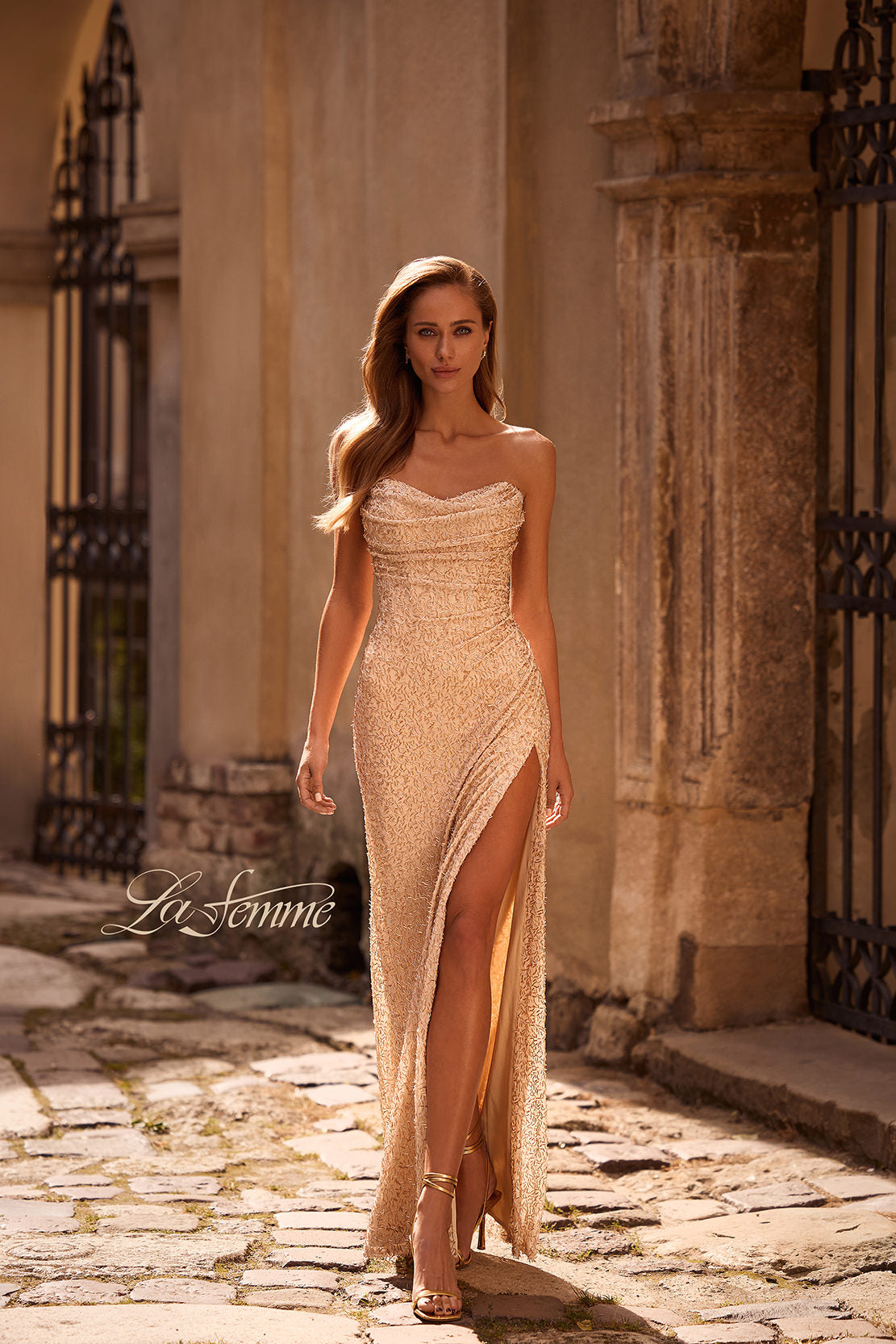 La Femme 32794_Champagne_F3_Editorial