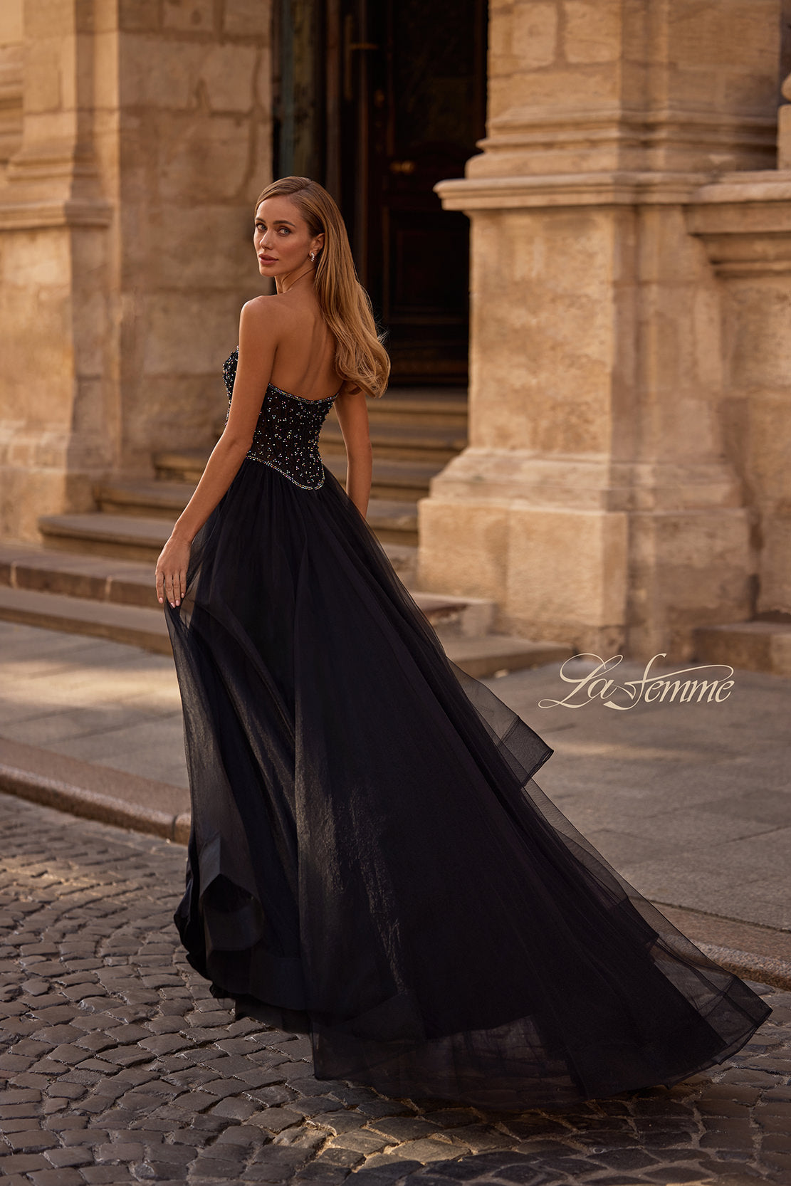 La Femme 32856_Black_B3_Editorial