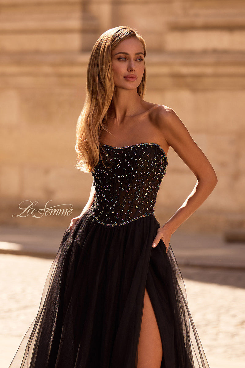 La Femme 32856_Black_F2_Editorial