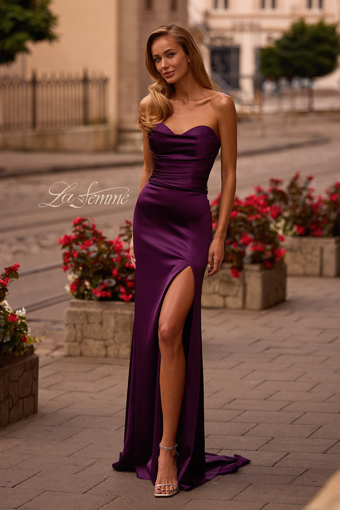 La Femme 32896_DarkBerry_F_Editorial