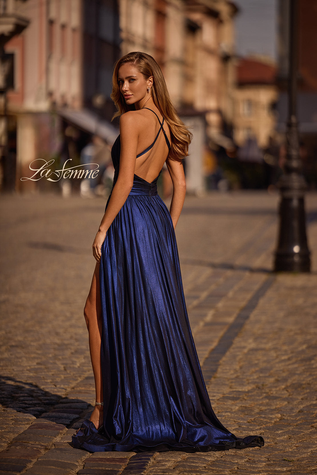 La Femme 32917_Indigo_B_Editorial