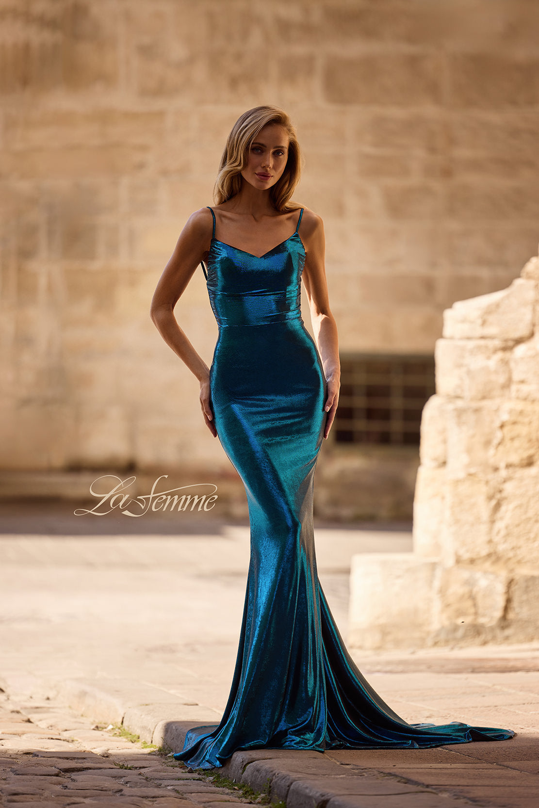 La Femme 32932_DarkTeal_F3_Editorial