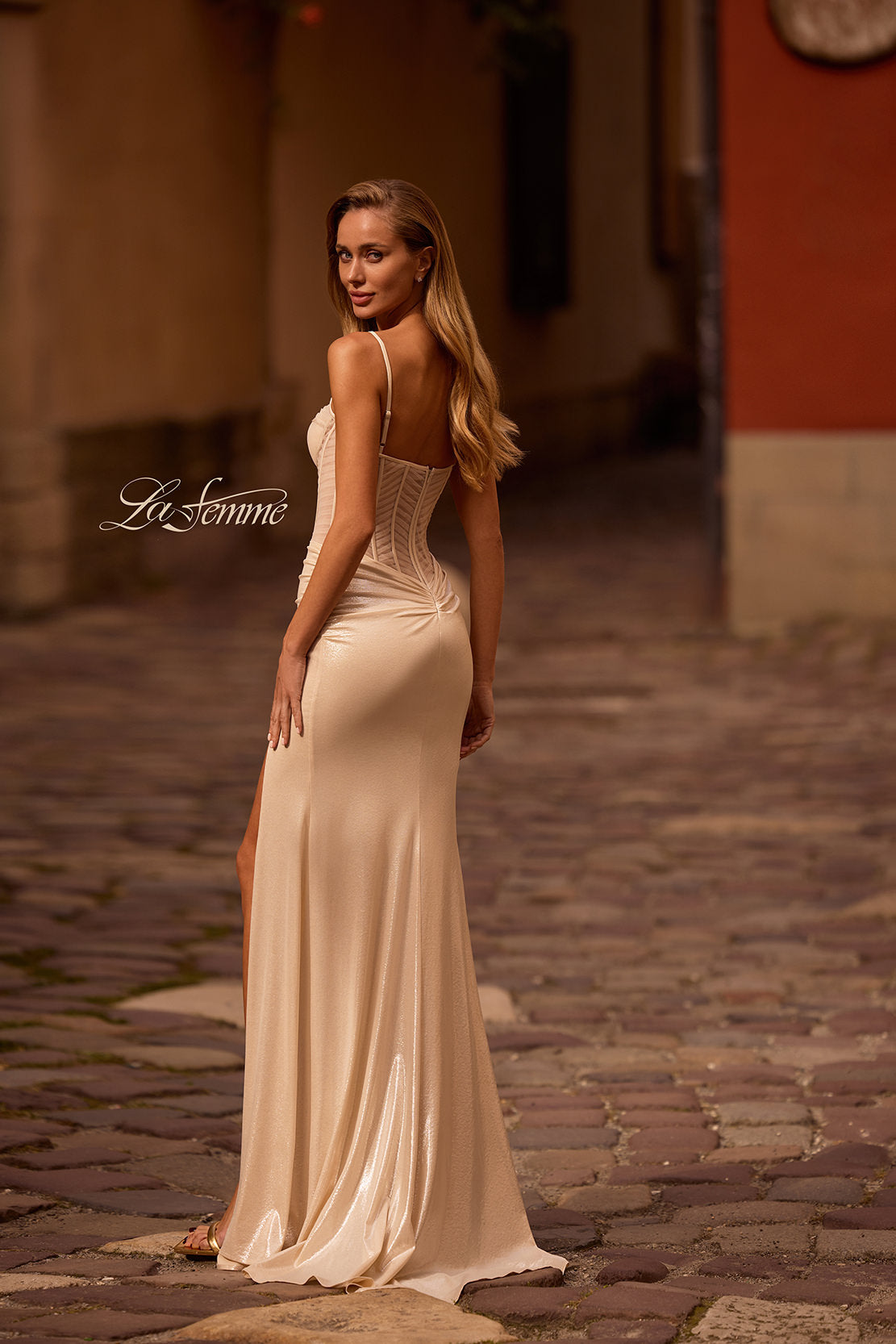 La Femme 32951_Champagne_B3_Editorial