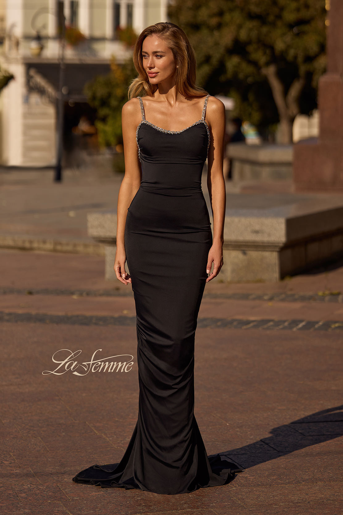 La Femme 32970_Black_F_Editorial