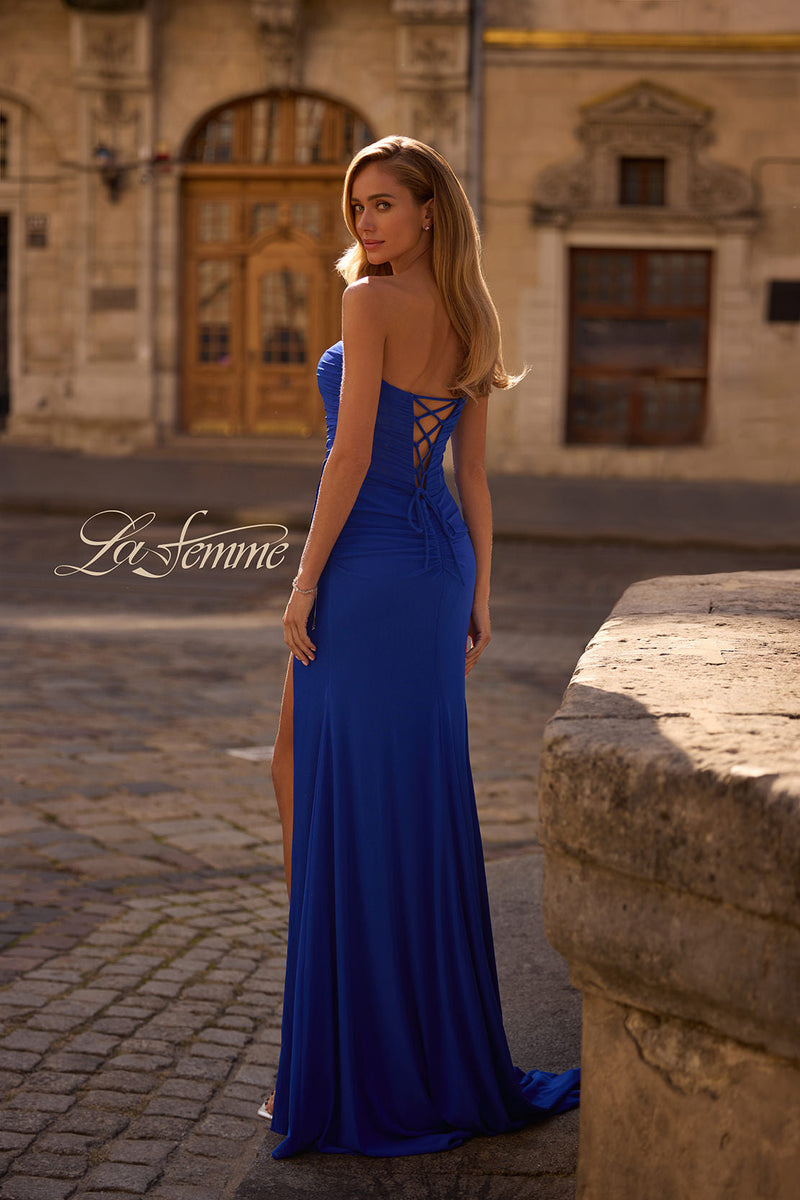 La Femme 32990_RoyalBlue_B3_Editorial