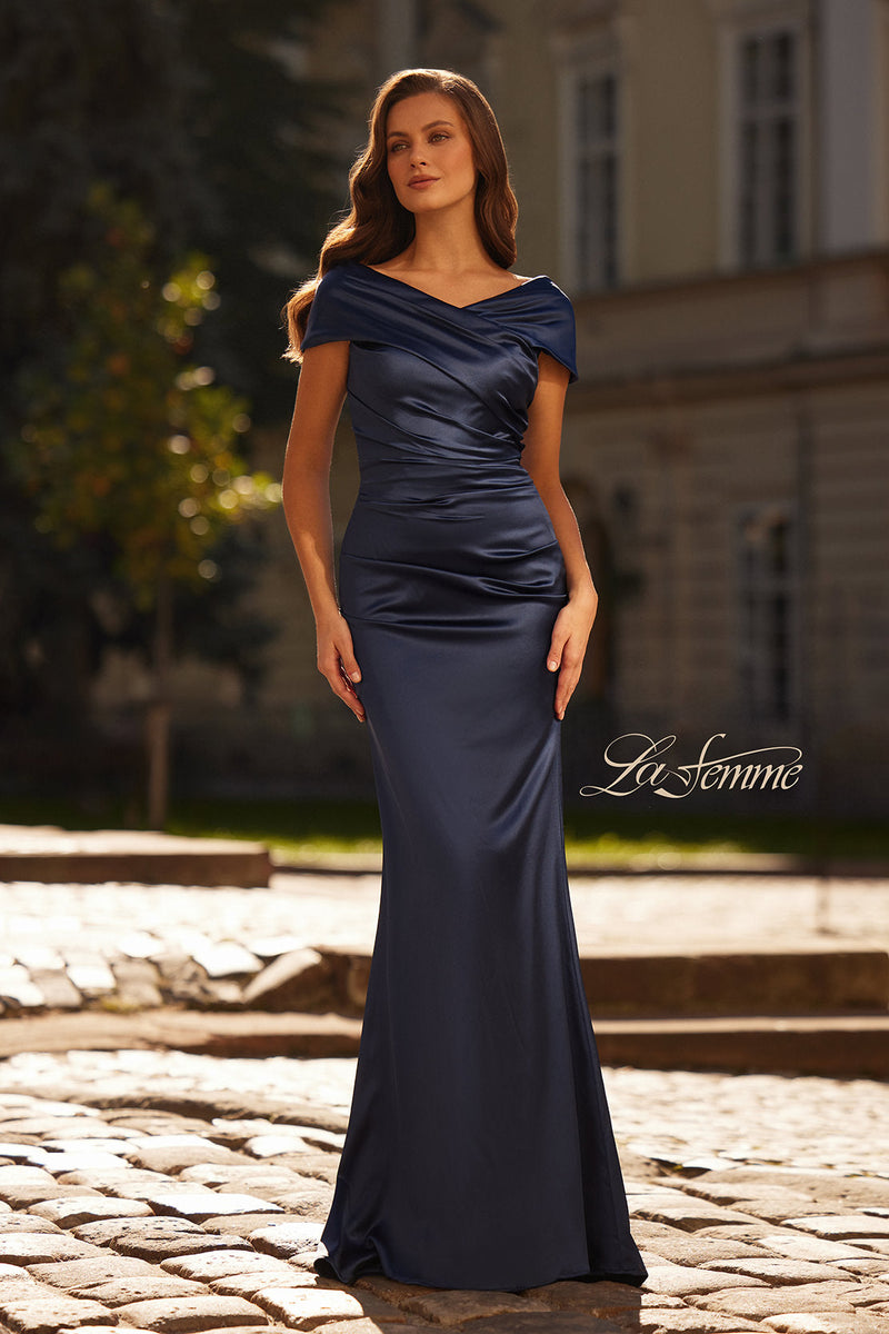 La Femme 33128_Navy_F_Editorial