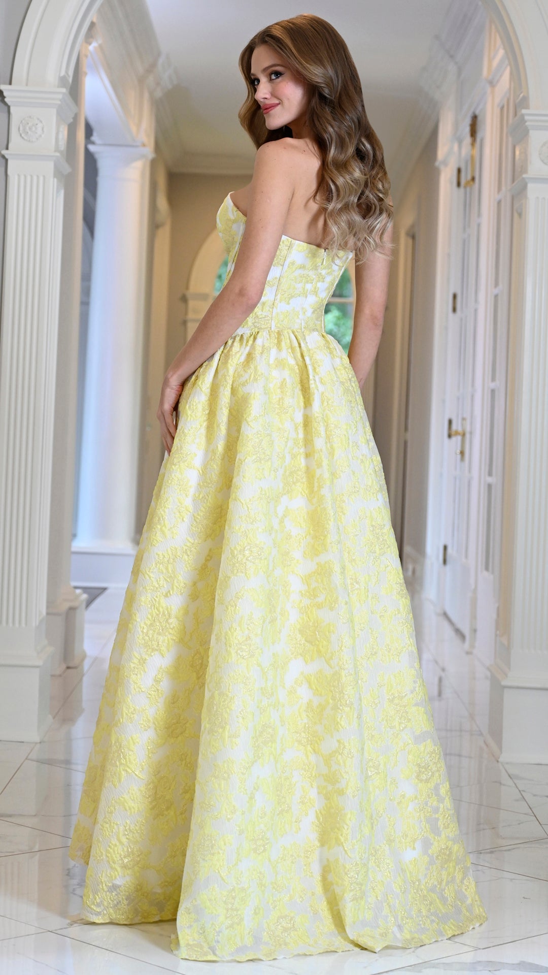 Colors Dress 4018 | Designer image 02