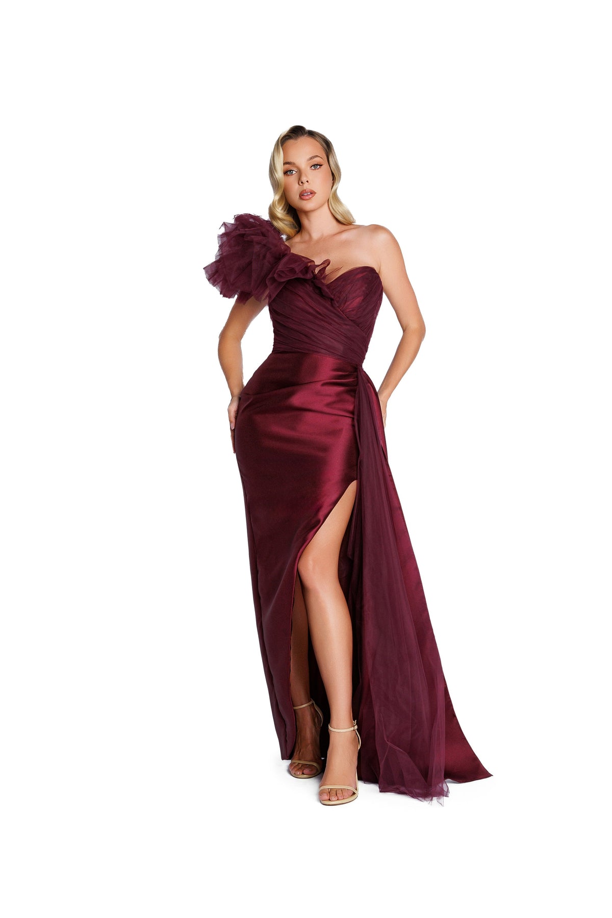 Nicole Bakti 7386_WIN_FRONT