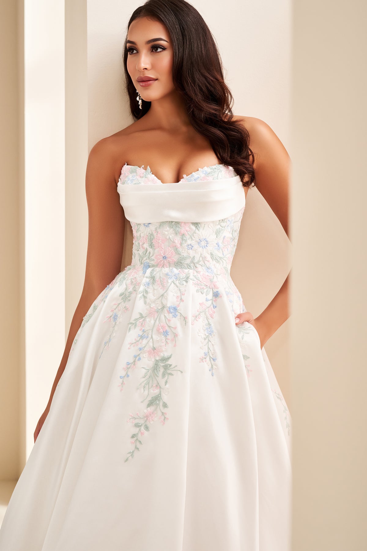 ew37095 ivory multi d