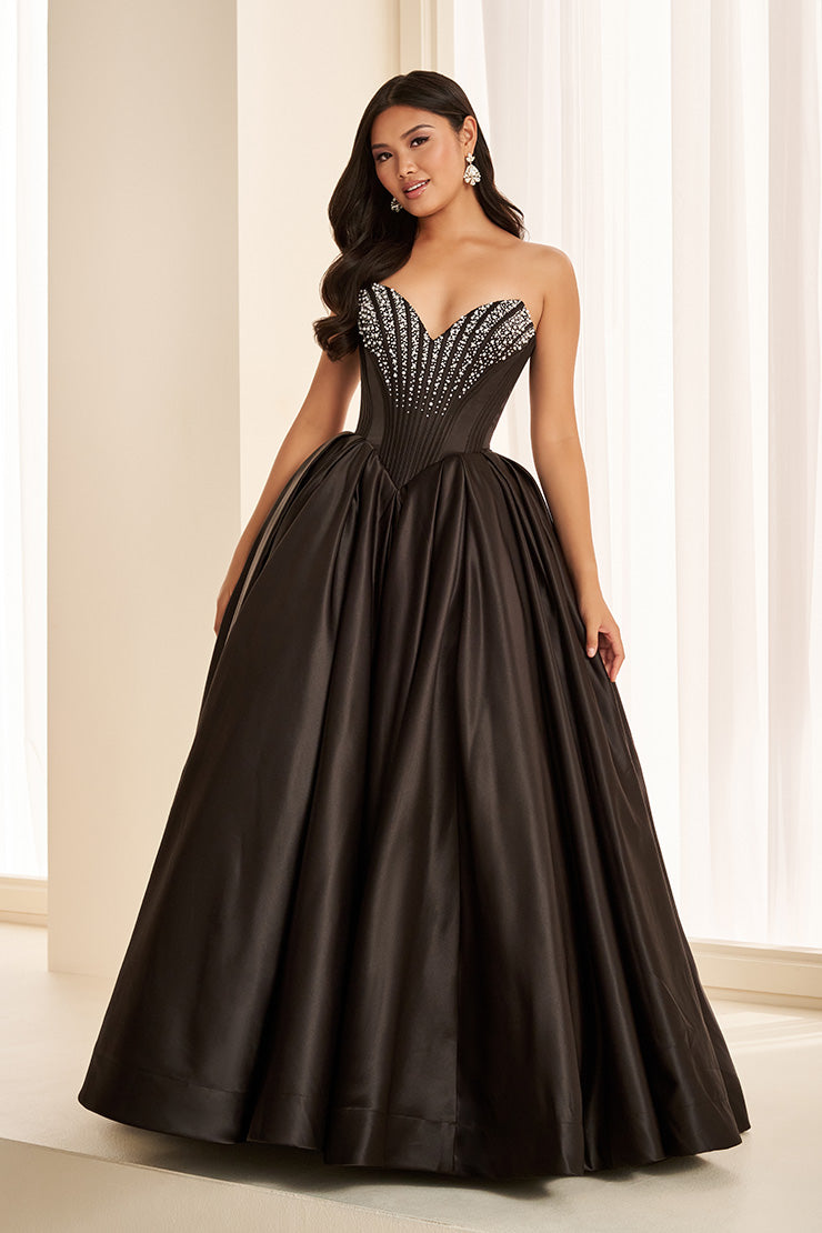 ew38020 black white d