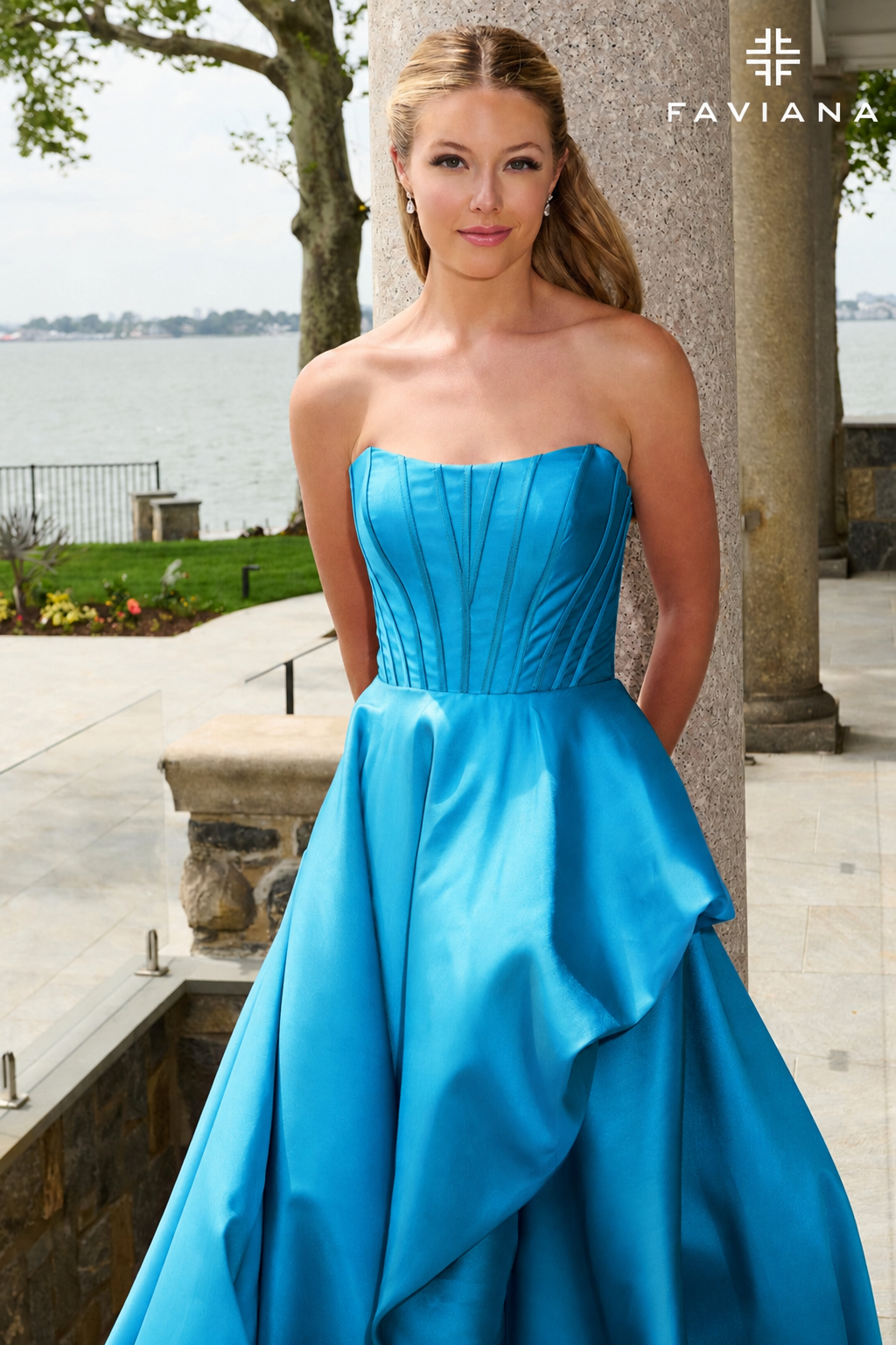 Faviana E11671 designer dress photo