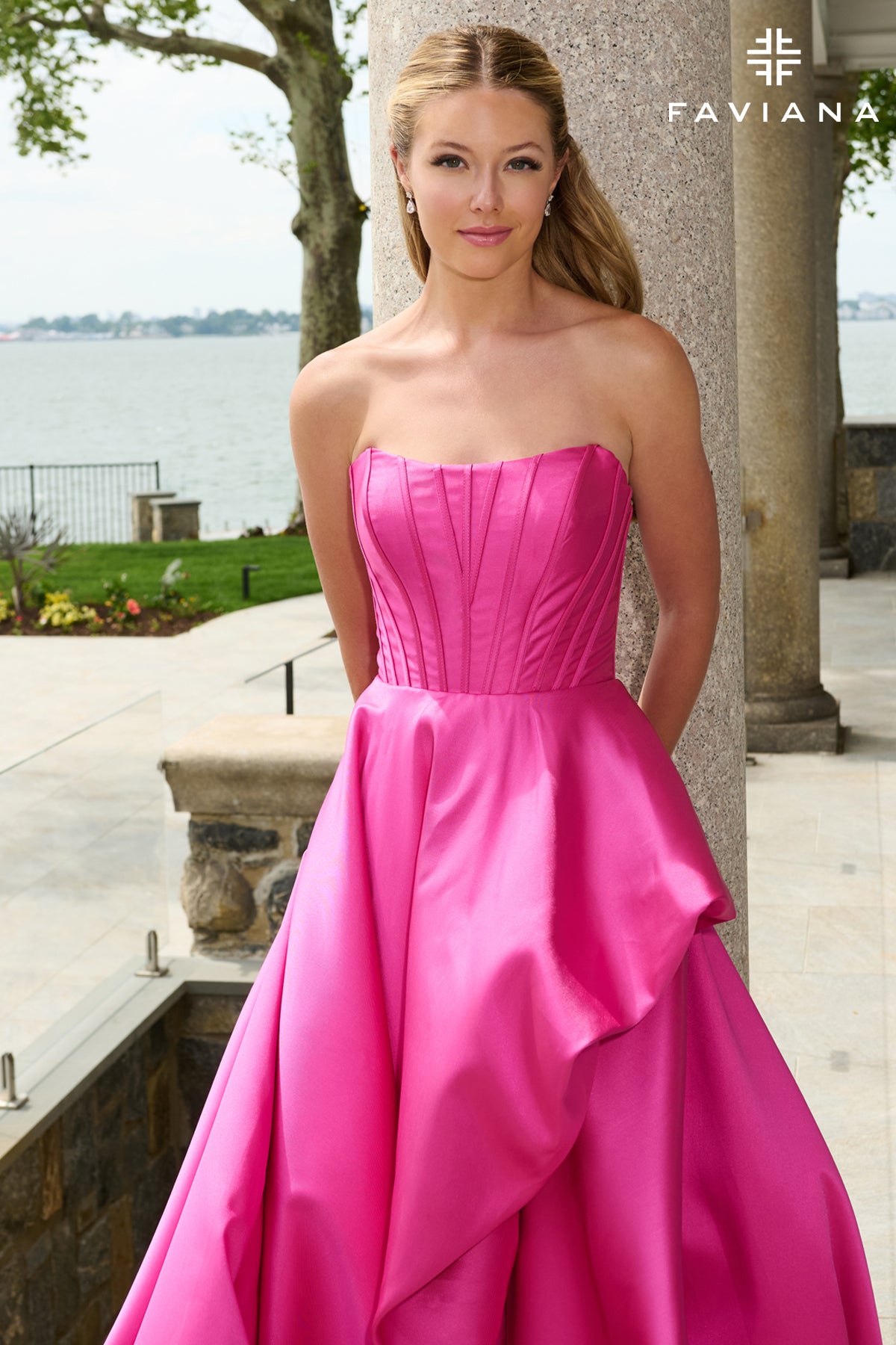 Faviana E11671 designer dress photo