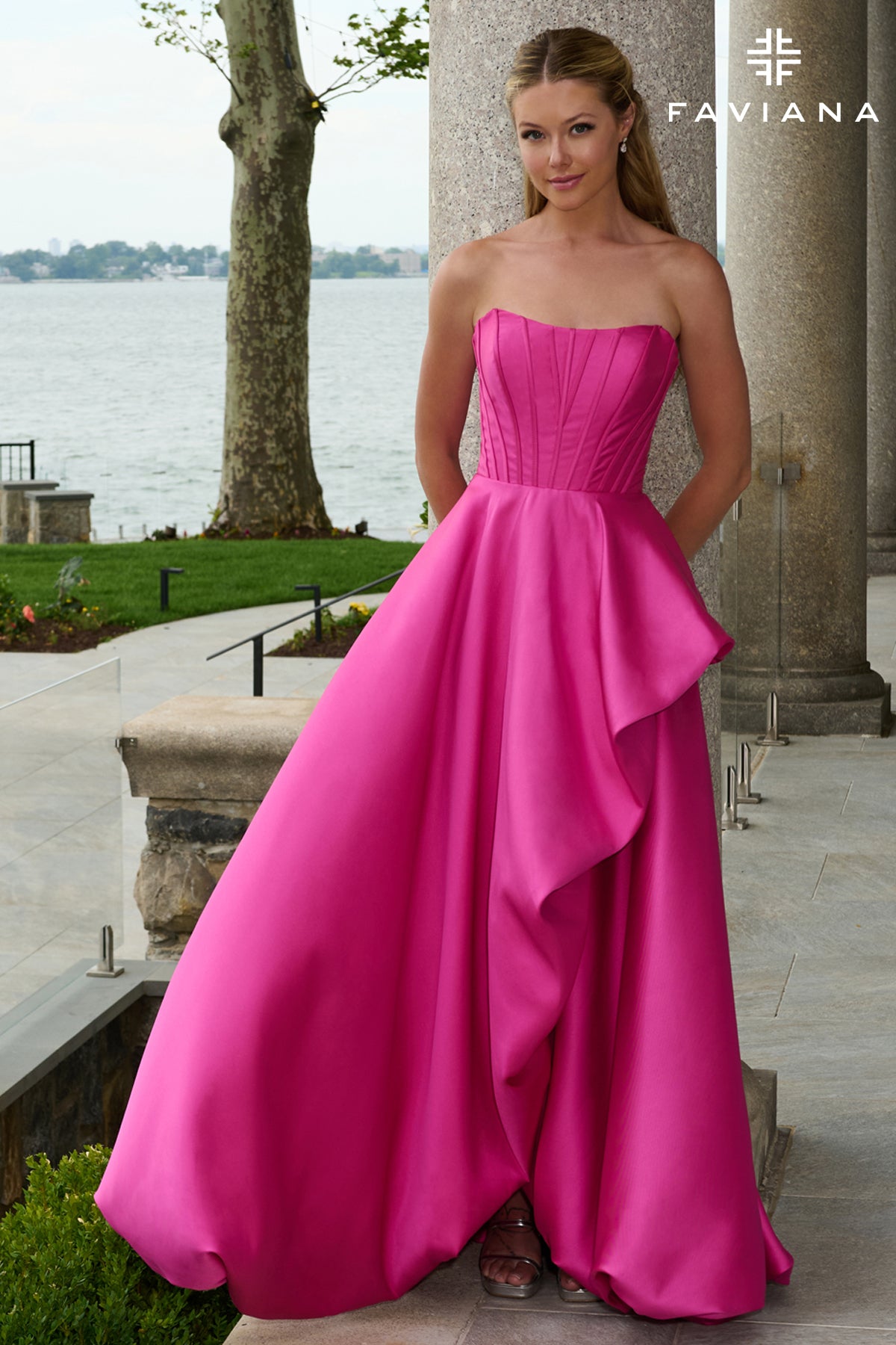 Faviana E11671 designer dress photo