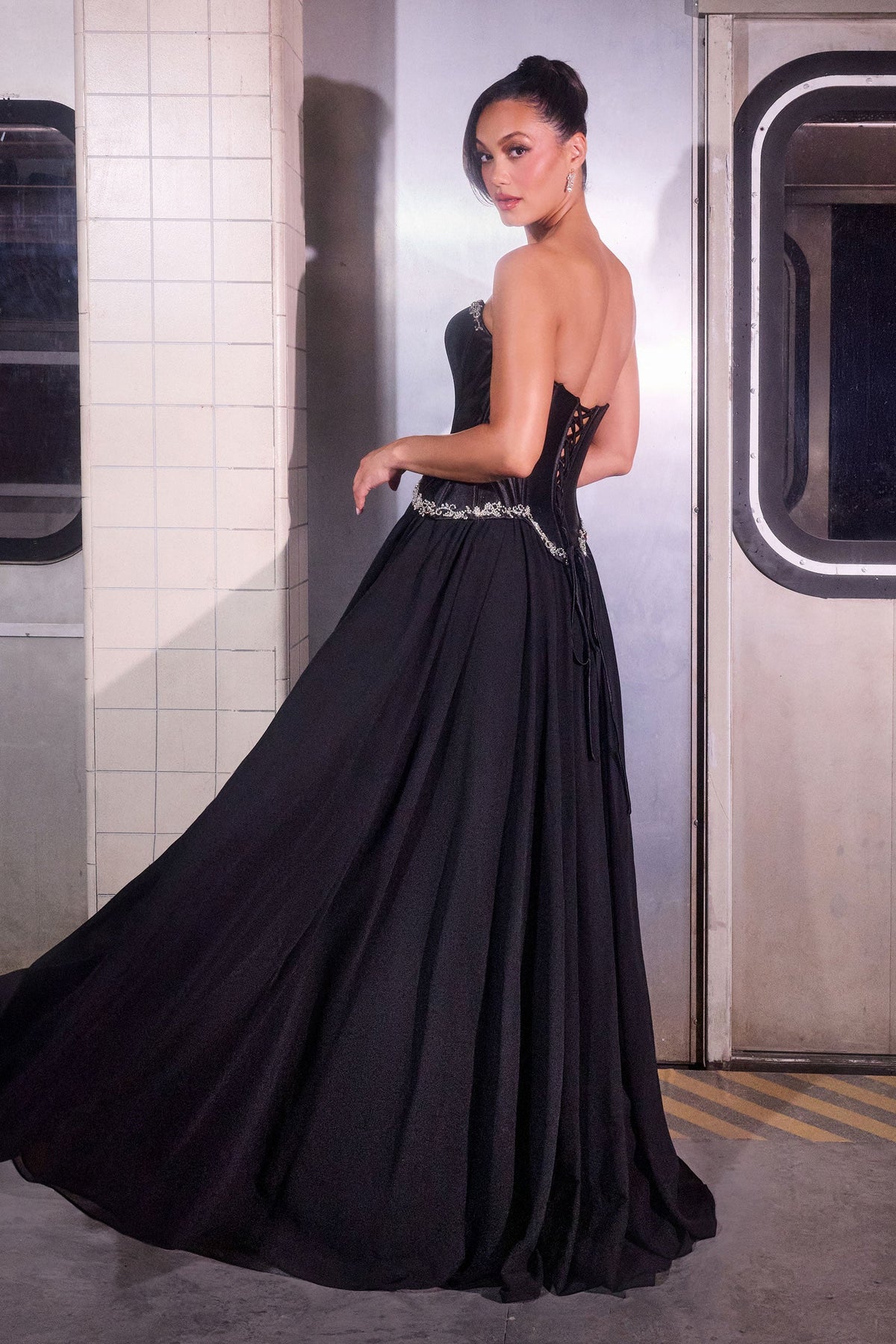 Ladivine by Cinderella Divine cd668-black-back