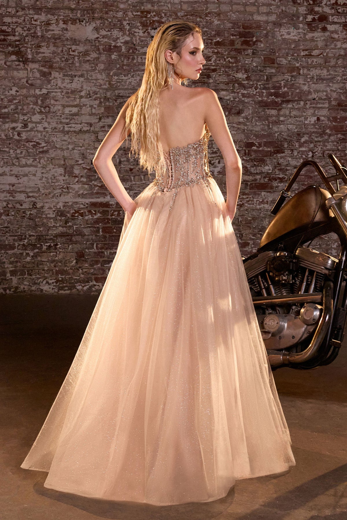 Ladivine by Cinderella Divine cd721-gold-back