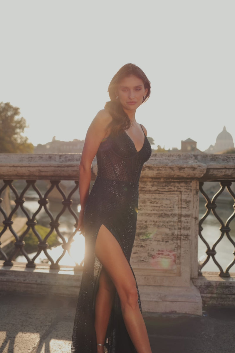 La Femme 32285_Navy_No Music_Logo_2