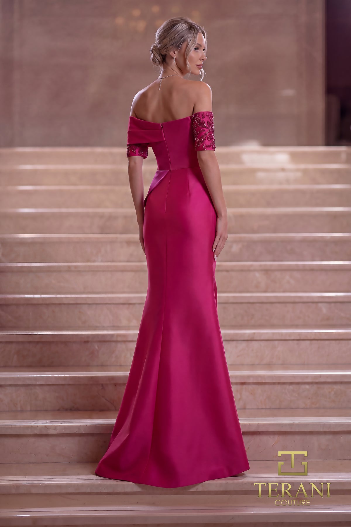 terani-261e6210_fuchsia_red_back