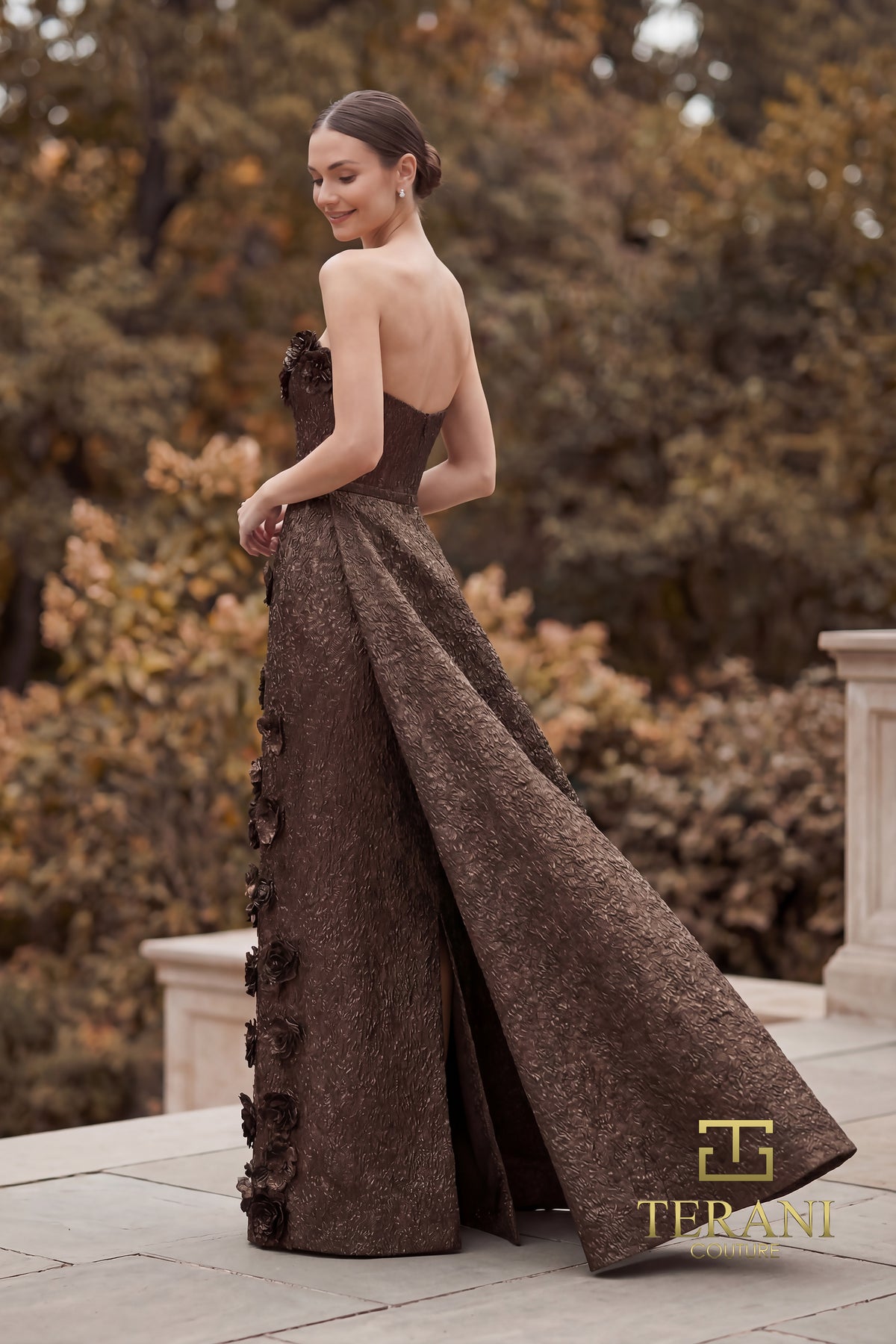 terani-262e7093_BACK